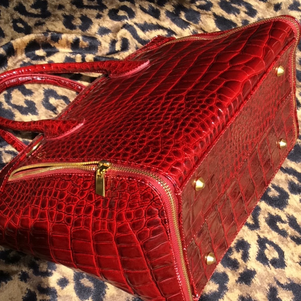 🌹 Leather Handbag 👠 - Picture 2 of 4